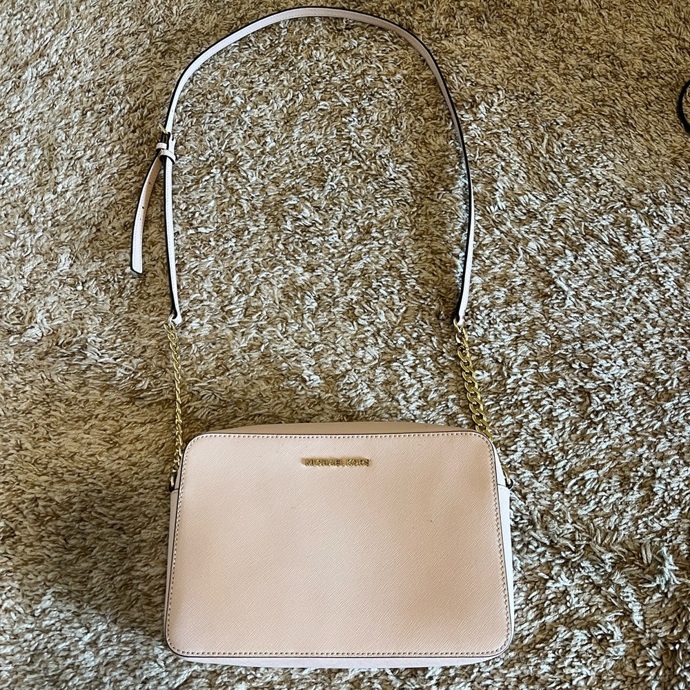 Michael kors crossbody pink